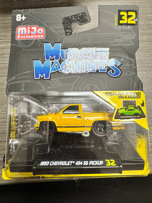 Muscle Machines 1993 Chevrolet 454 SS Pickup Truck Yellow 1/64